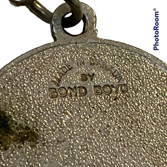 Canada Cloisonné Enamel Keychain Maple Leaf Charm Souvenir Collector Silver Tone - Picture 4 of 7